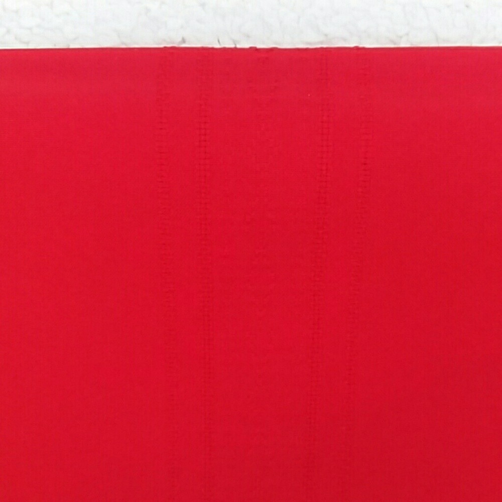 Red tablecloth - Picture 3 of 4